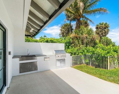 210 S Lake Drive - Photo Thumbnail 33