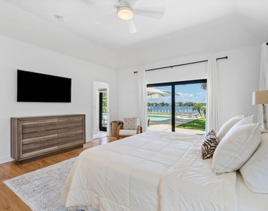 210 S Lake Drive - Photo Thumbnail 18