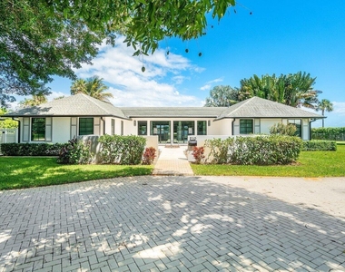 210 S Lake Drive - Photo Thumbnail 4