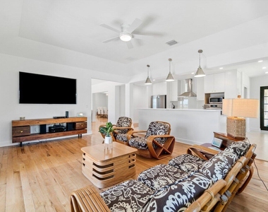 210 S Lake Drive - Photo Thumbnail 8