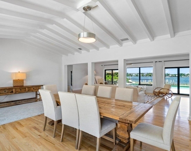 210 S Lake Drive - Photo Thumbnail 15