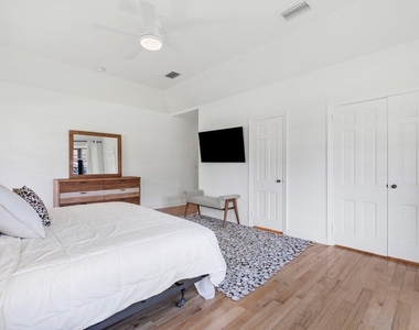 210 S Lake Drive - Photo Thumbnail 28