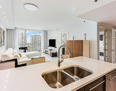 55 Se 6th Street - Photo Thumbnail 24