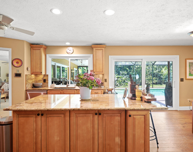 1974 Sw Saint Andrews Drive - Photo Thumbnail 12