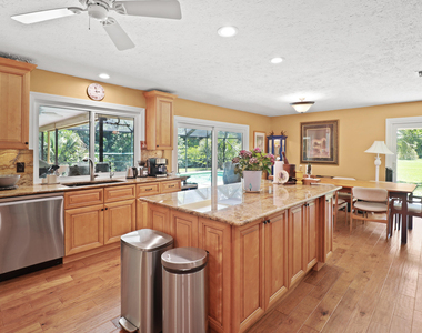 1974 Sw Saint Andrews Drive - Photo Thumbnail 14