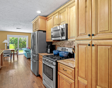 1974 Sw Saint Andrews Drive - Photo Thumbnail 10