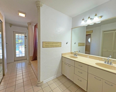 495 11th Court - Photo Thumbnail 7