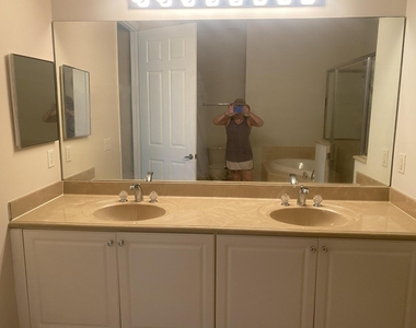 906 Mariner Bay Boulevard - Photo Thumbnail 17