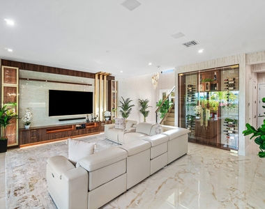 8233 Crystal Downs Avenue - Photo Thumbnail 8