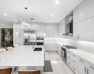 8233 Crystal Downs Avenue - Photo Thumbnail 12