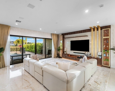 8233 Crystal Downs Avenue - Photo Thumbnail 9