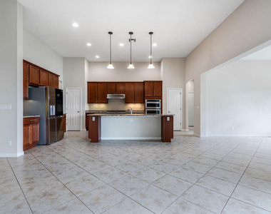 3425 Siena Circle - Photo Thumbnail 12