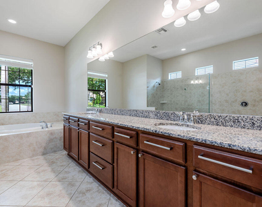3425 Siena Circle - Photo Thumbnail 20