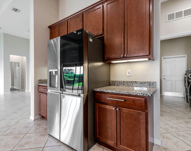 3425 Siena Circle - Photo Thumbnail 16
