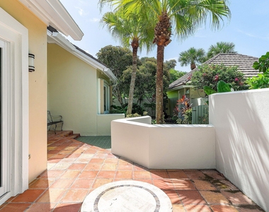 2584 Muirfield Court - Photo Thumbnail 6