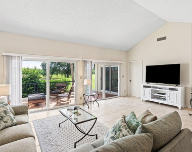 2584 Muirfield Court - Photo Thumbnail 14