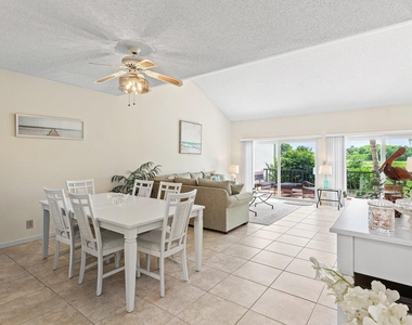 2584 Muirfield Court - Photo Thumbnail 9