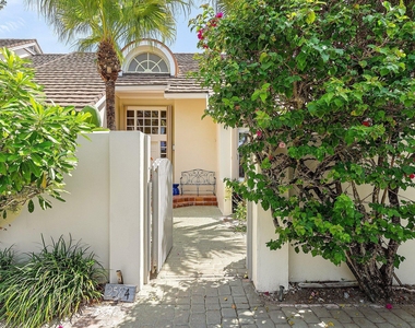 2584 Muirfield Court - Photo Thumbnail 3