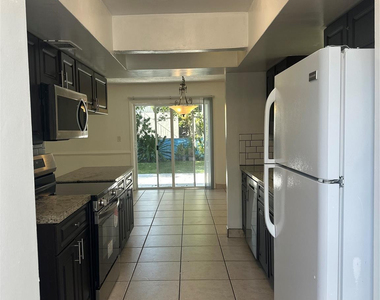 4340 Nw 80th Avenue - Photo Thumbnail 6
