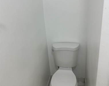 4340 Nw 80th Avenue - Photo Thumbnail 15