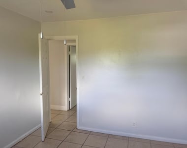 4340 Nw 80th Avenue - Photo Thumbnail 8