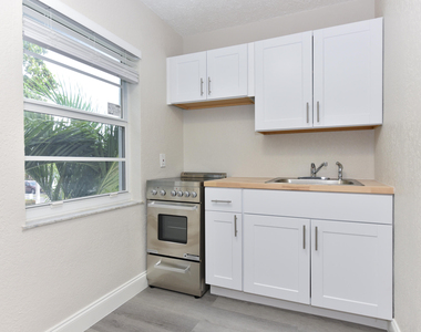 605 N Federal Highway - Photo Thumbnail 3