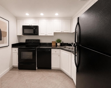 3740 Inverrary Drive - Photo Thumbnail 16