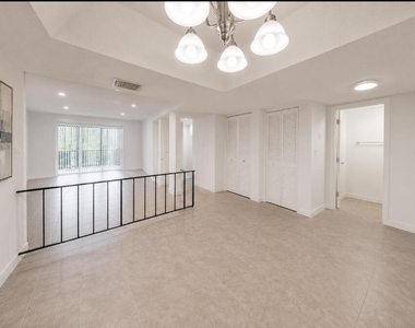 3740 Inverrary Drive - Photo Thumbnail 19