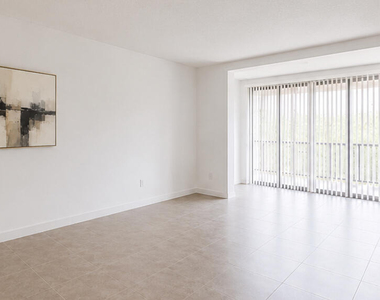 3740 Inverrary Drive - Photo Thumbnail 15