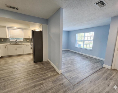 7931 Sw 7th Place - Photo Thumbnail 2