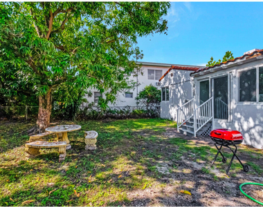 7825 Byron Avenue - Photo Thumbnail 2