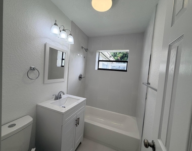 827 Franklin Road - Photo Thumbnail 8