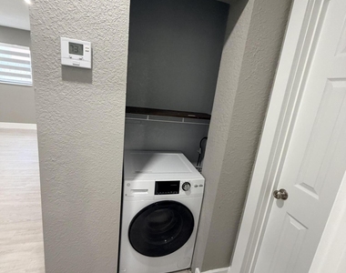 827 Franklin Road - Photo Thumbnail 7