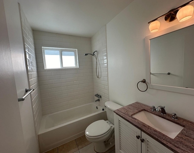 817 Lighthouse Drive - Photo Thumbnail 5