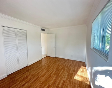 817 Lighthouse Drive - Photo Thumbnail 2