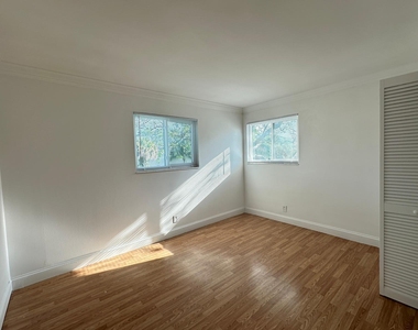 817 Lighthouse Drive - Photo Thumbnail 7