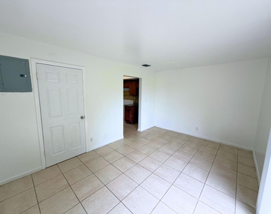 4100 Nw 16th Avenue - Photo Thumbnail 2