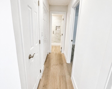 2104 Dock Street - Photo Thumbnail 4