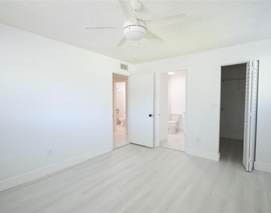 9499 W Mcnab Road - Photo Thumbnail 6