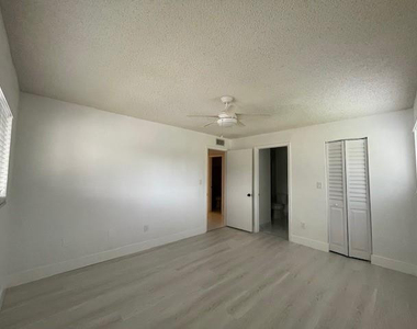 9499 W Mcnab Road - Photo Thumbnail 13