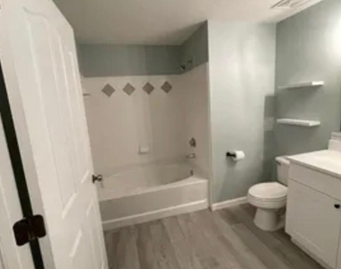 9905 Baywinds Drive - Photo Thumbnail 10