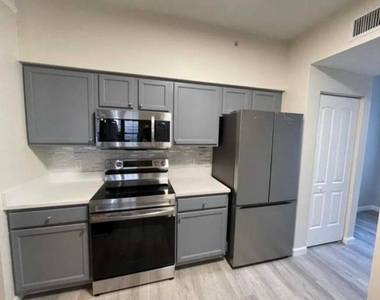 9905 Baywinds Drive - Photo Thumbnail 8