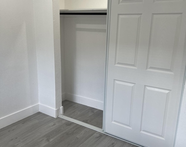 880 Nw 8th Avenue - Photo Thumbnail 10