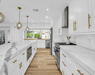 701 Appleby Street - Photo Thumbnail 6