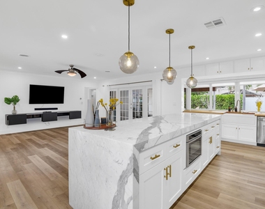 701 Appleby Street - Photo Thumbnail 11