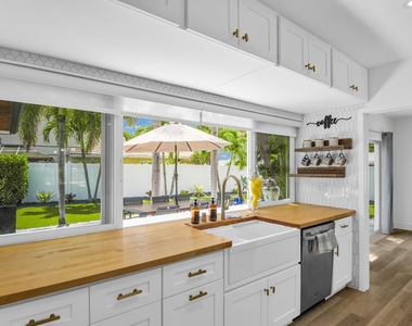 701 Appleby Street - Photo Thumbnail 8