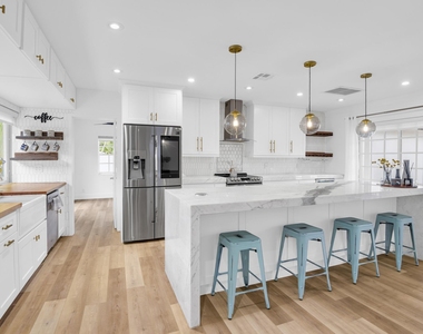 701 Appleby Street - Photo Thumbnail 37