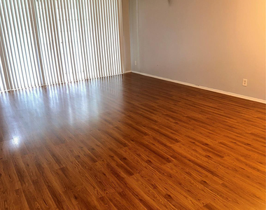 8310 Sands Point Boulevard - Photo Thumbnail 5