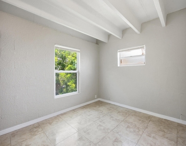 812 19th Street - Photo Thumbnail 13