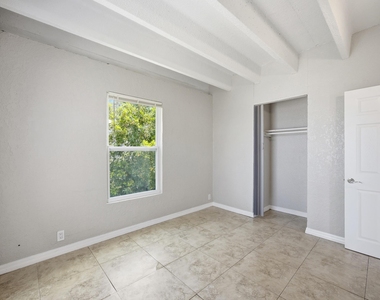 812 19th Street - Photo Thumbnail 11